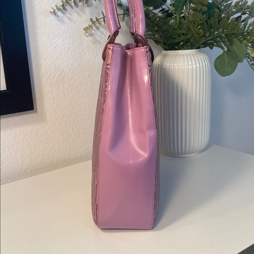 Salvatore Ferragamo Gancini Logo Lavender Leather Tote - Picture 4 of 13